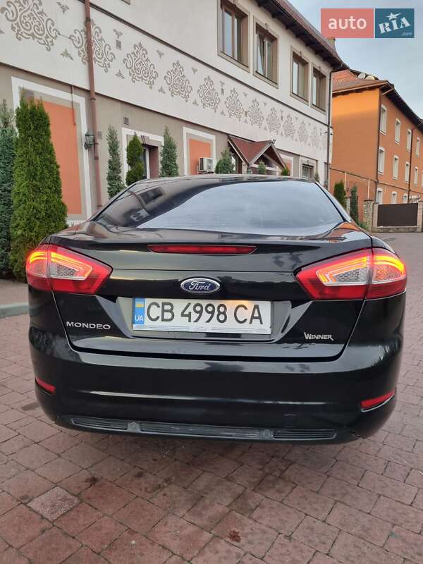 Седан Ford Mondeo 2012 в Стрию