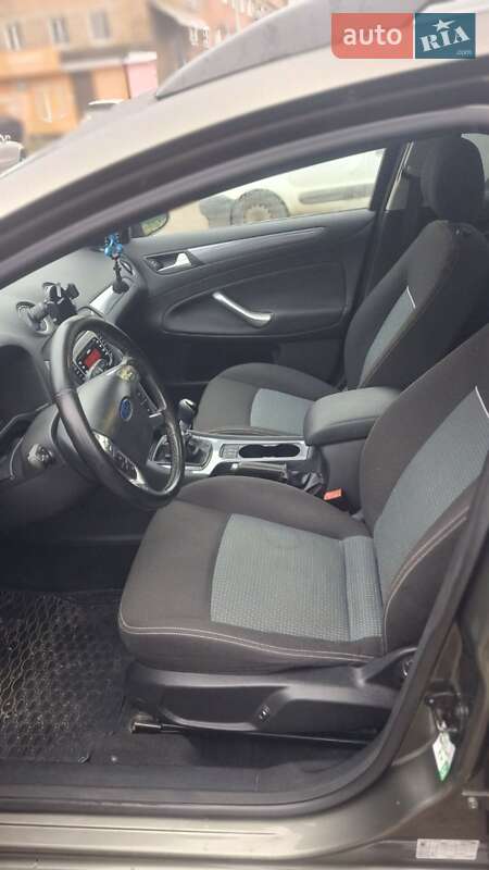 Универсал Ford Mondeo 2011 в Сарнах