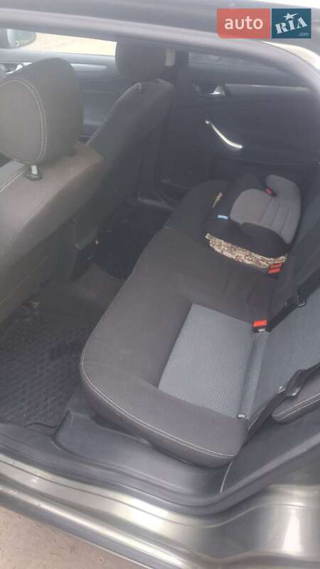 Универсал Ford Mondeo 2011 в Сарнах