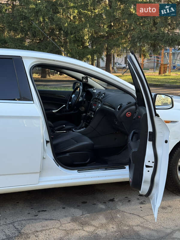 Универсал Ford Mondeo 2010 в Ровно