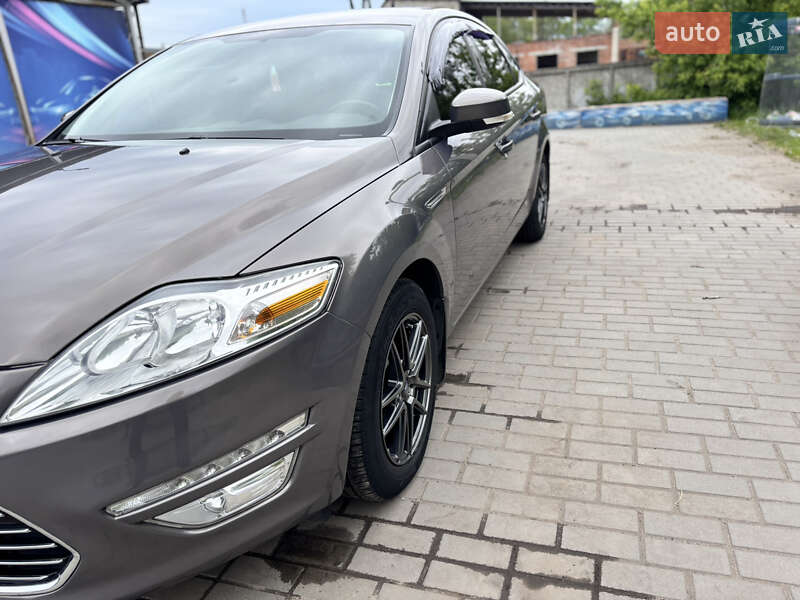 Седан Ford Mondeo 2012 в Охтирці