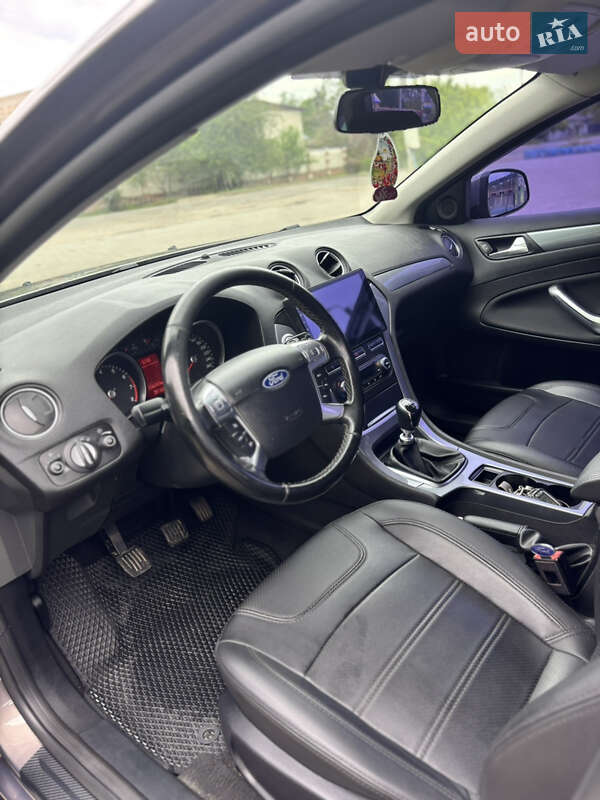 Седан Ford Mondeo 2012 в Охтирці