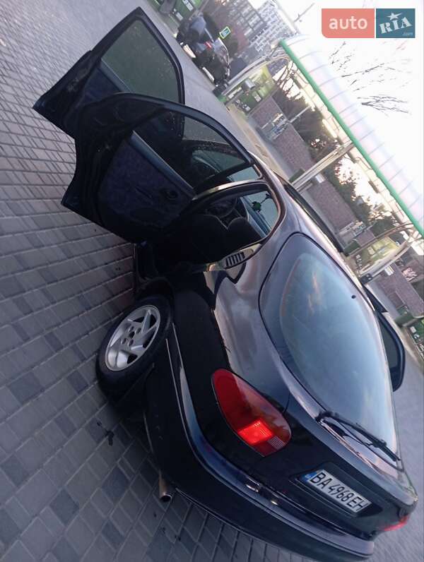 Лифтбек Ford Mondeo 1993 в Кропивницком