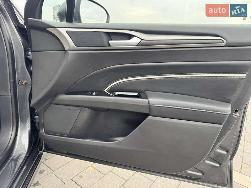 Ліфтбек Ford Mondeo 2020 в Мукачевому