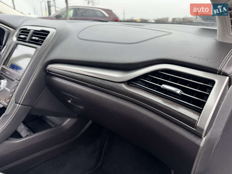 Ліфтбек Ford Mondeo 2020 в Мукачевому