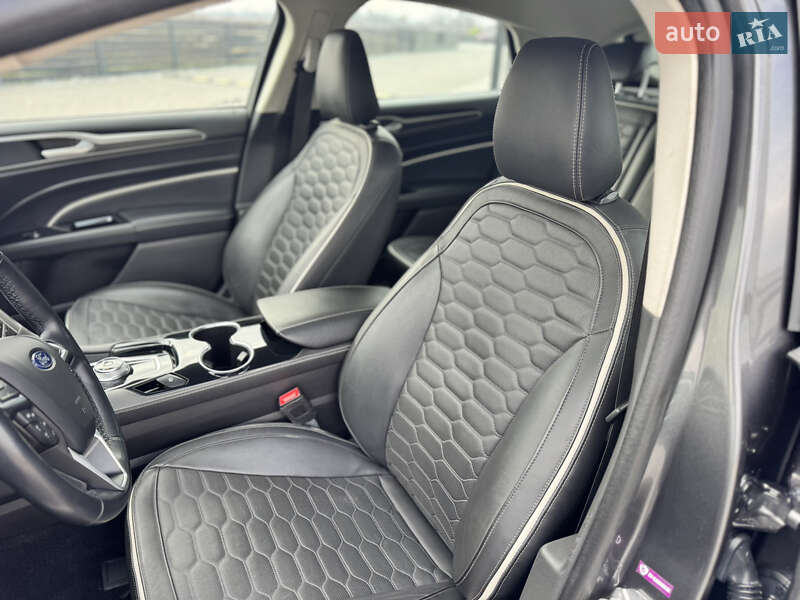 Ліфтбек Ford Mondeo 2020 в Мукачевому