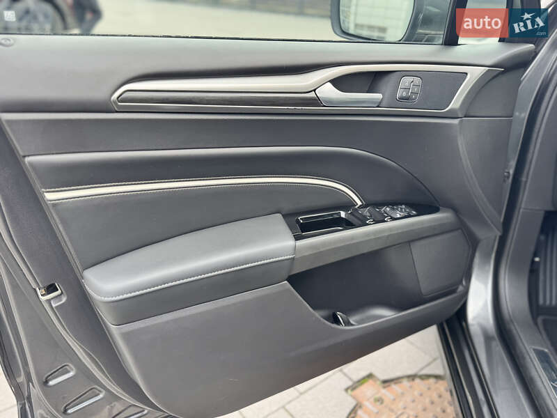 Ліфтбек Ford Mondeo 2020 в Мукачевому