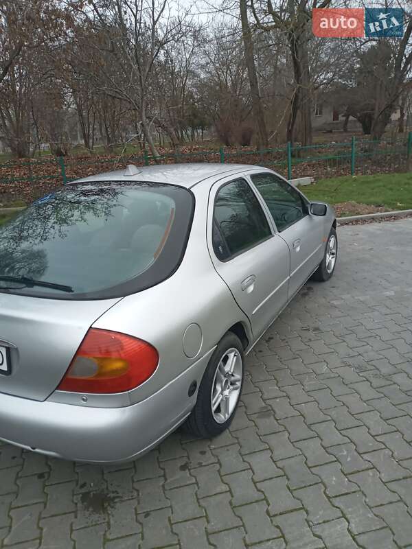 Ліфтбек Ford Mondeo 1998 в Одесі