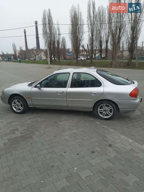 Ліфтбек Ford Mondeo 1998 в Одесі