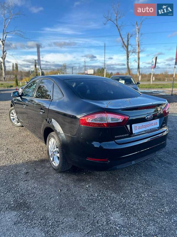 Седан Ford Mondeo 2011 в Белогородке