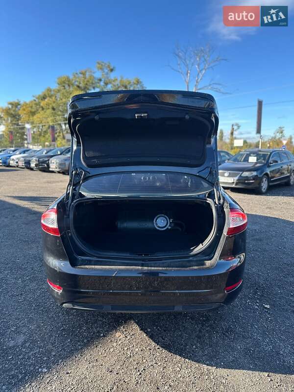 Седан Ford Mondeo 2011 в Белогородке