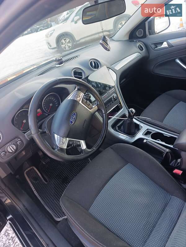 Седан Ford Mondeo 2011 в Киеве