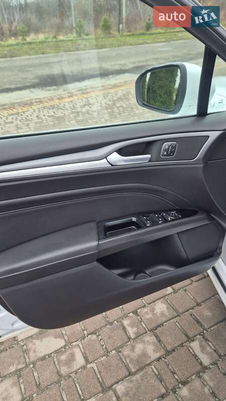 Ліфтбек Ford Mondeo 2015 в Львові фото 47 Ліфтбек Ford Mondeo 2015 в Львові