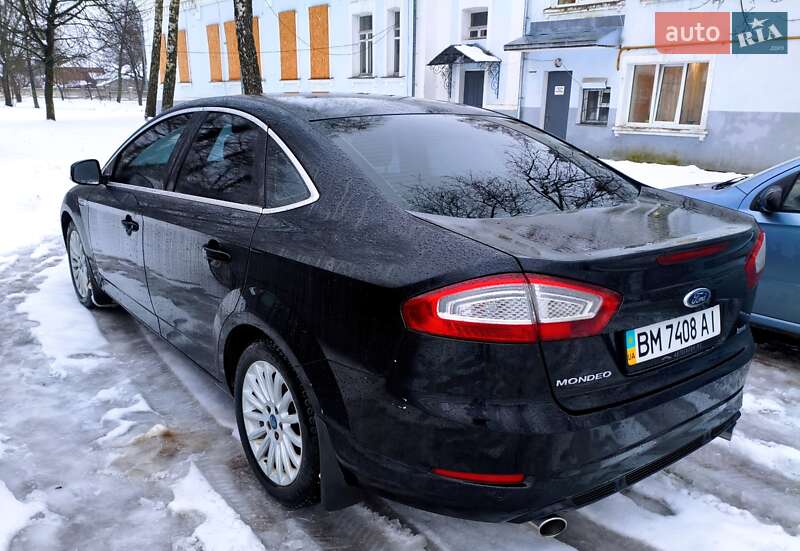 Седан Ford Mondeo 2011 в Глухове