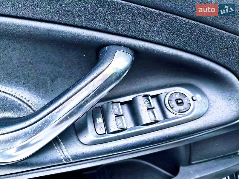 Седан Ford Mondeo 2011 в Глухове