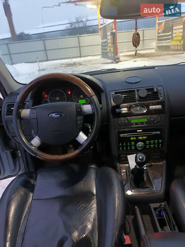 Седан Ford Mondeo 2005 в Мукачево