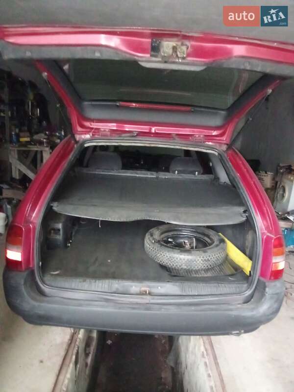 Универсал Ford Mondeo 1995 в Каменец-Подольском