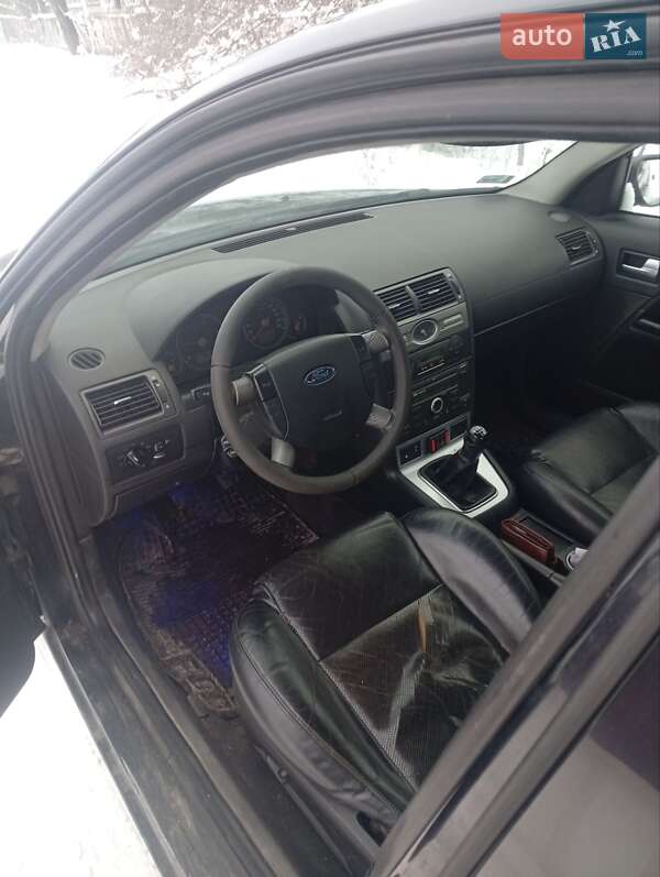 Лифтбек Ford Mondeo 2003 в Шепетовке