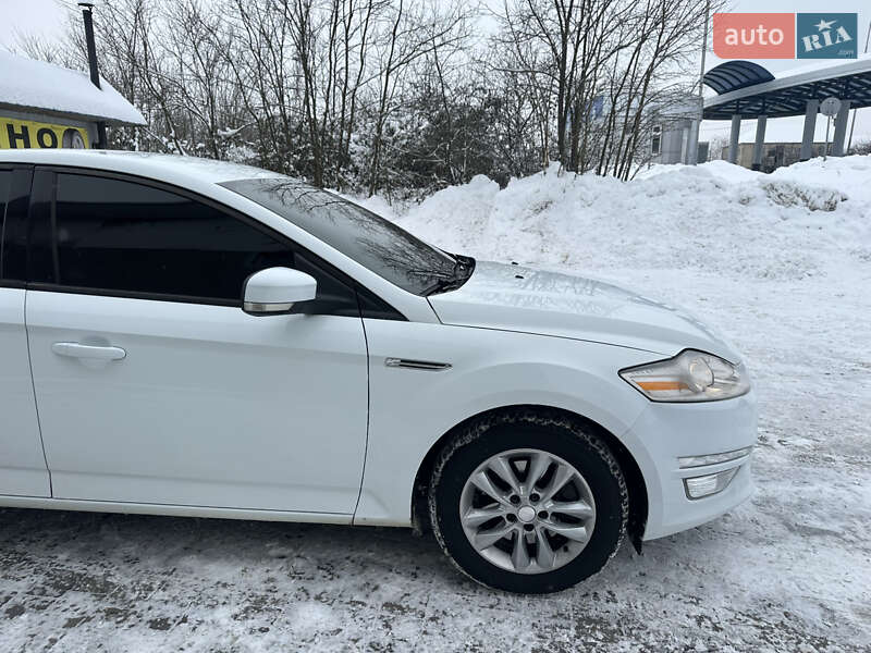 Седан Ford Mondeo 2012 в Мукачево
