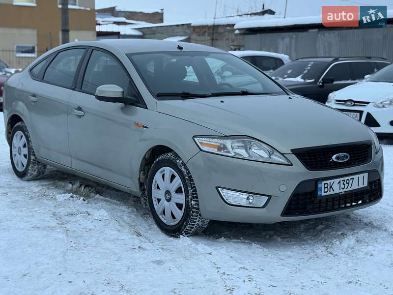 Седан Ford Mondeo 2010 в Ровно
