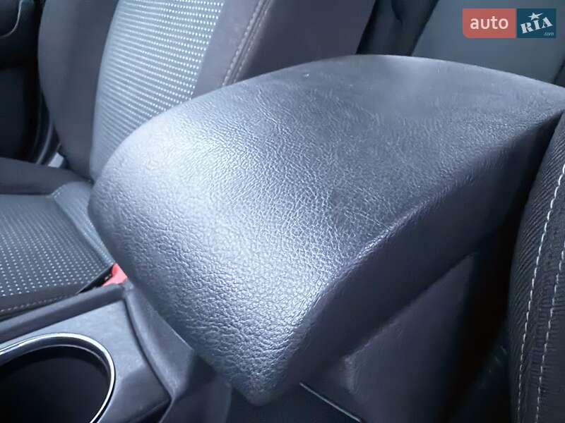 Седан Ford Mondeo 2010 в Ровно