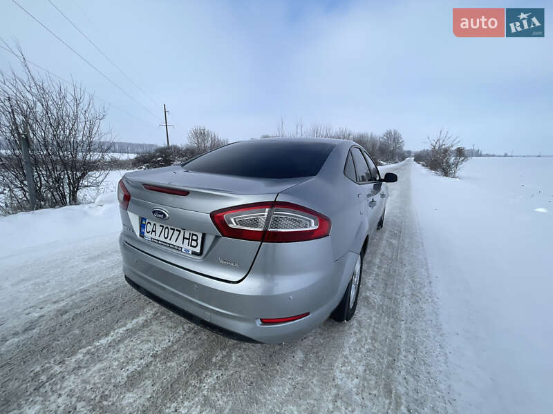Седан Ford Mondeo 2011 в Умані