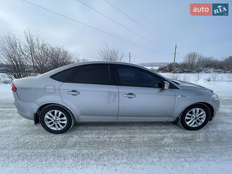 Седан Ford Mondeo 2011 в Умані