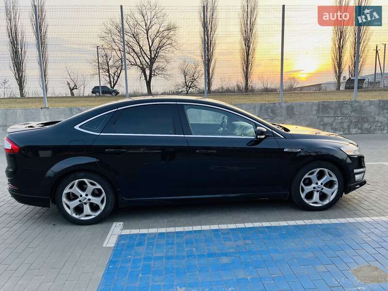 Седан Ford Mondeo 2011 в Первомайске