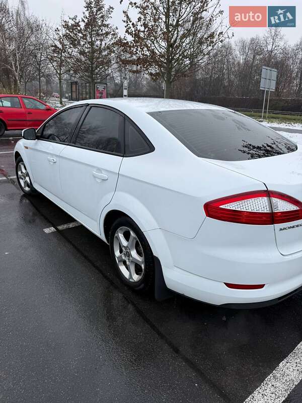 Универсал Ford Mondeo 2010 в Тячеве