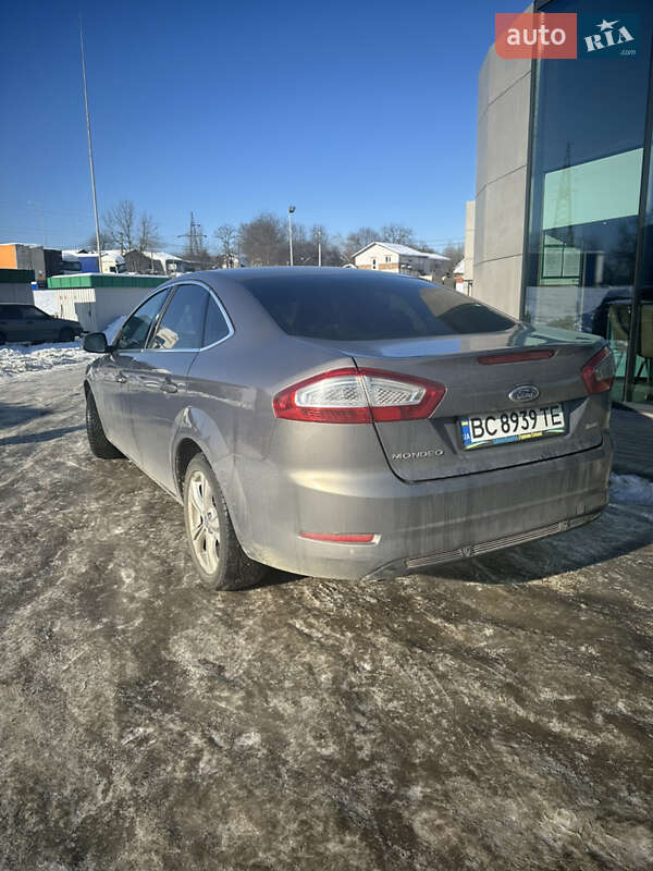 Седан Ford Mondeo 2013 в Львове