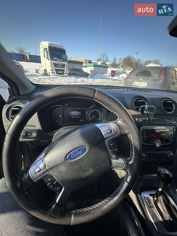 Седан Ford Mondeo 2013 в Львове