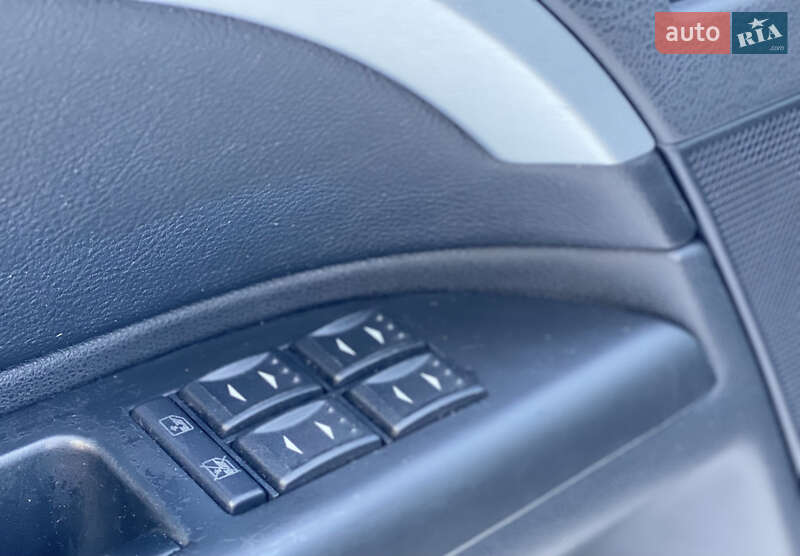 Лифтбек Ford Mondeo 2004 в Житомире