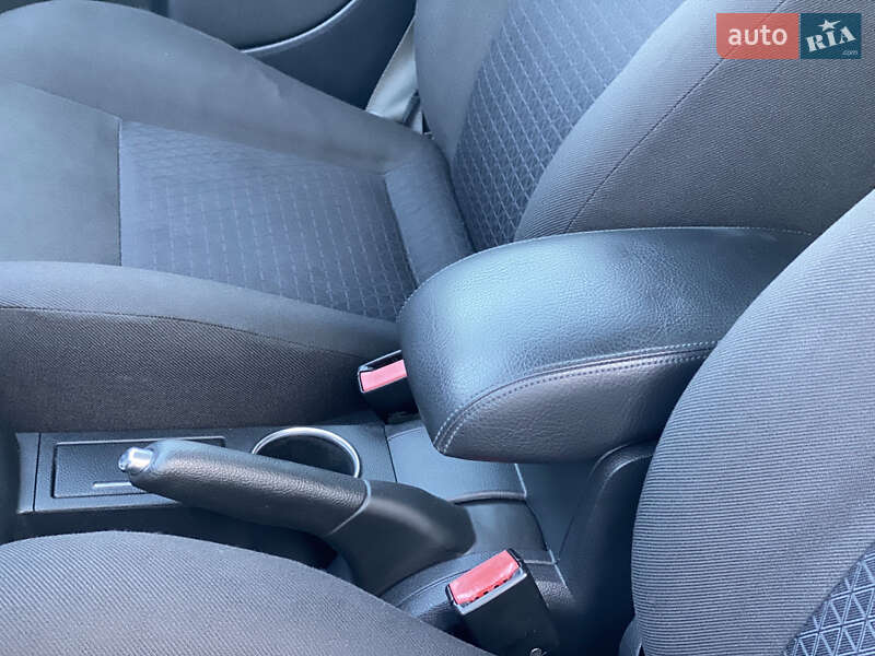 Лифтбек Ford Mondeo 2004 в Житомире