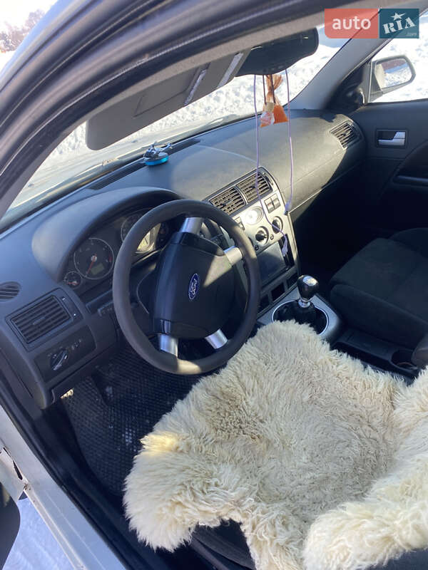 Лифтбек Ford Mondeo 2001 в Микулинцах