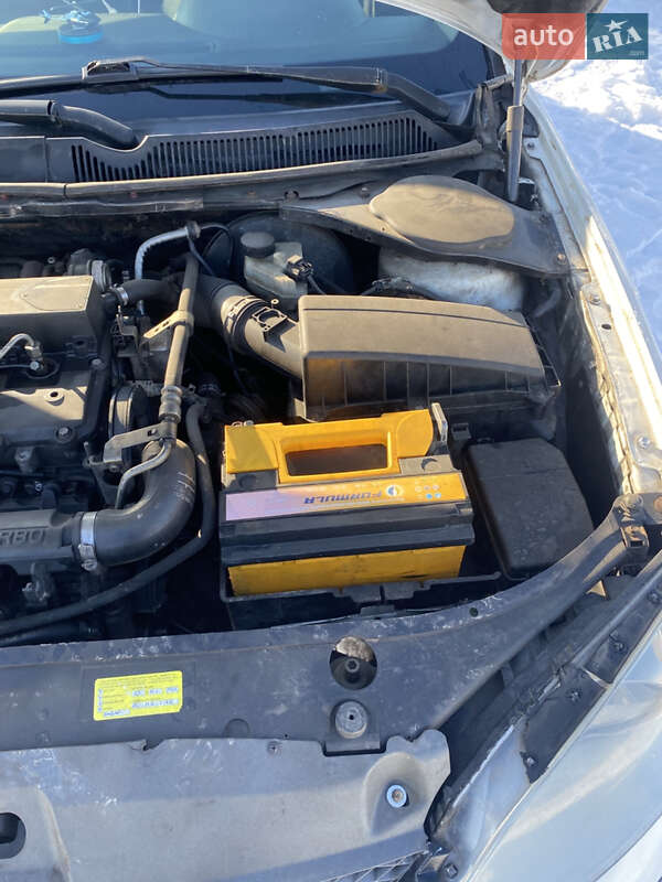 Лифтбек Ford Mondeo 2001 в Микулинцах