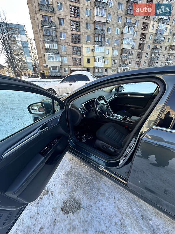 Седан Ford Mondeo 2015 в Новомосковську