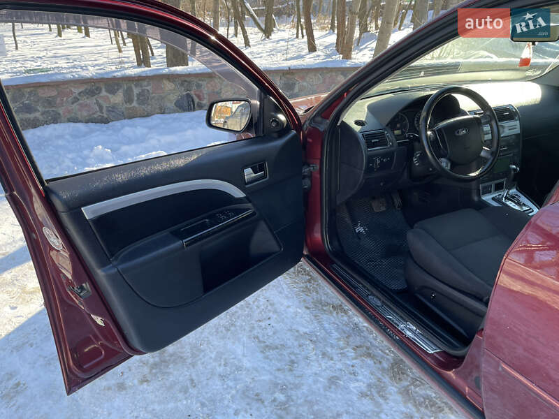 Седан Ford Mondeo 2004 в Києві