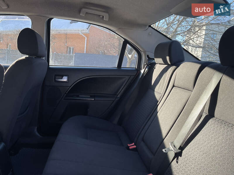 Седан Ford Mondeo 2004 в Києві