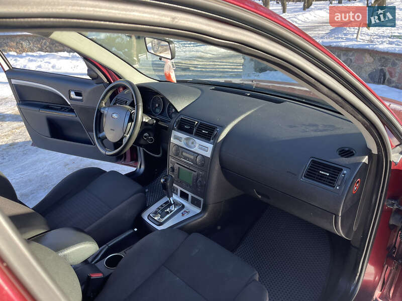 Седан Ford Mondeo 2004 в Києві