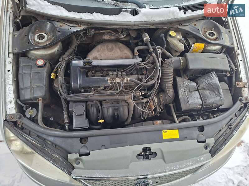 Седан Ford Mondeo 2004 в Мостиске