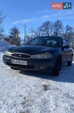 Седан Ford Mondeo 2000 в Кропивницком
