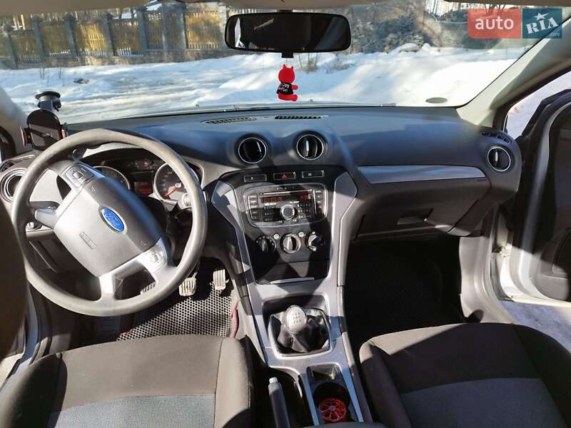 Седан Ford Mondeo 2013 в Житомире