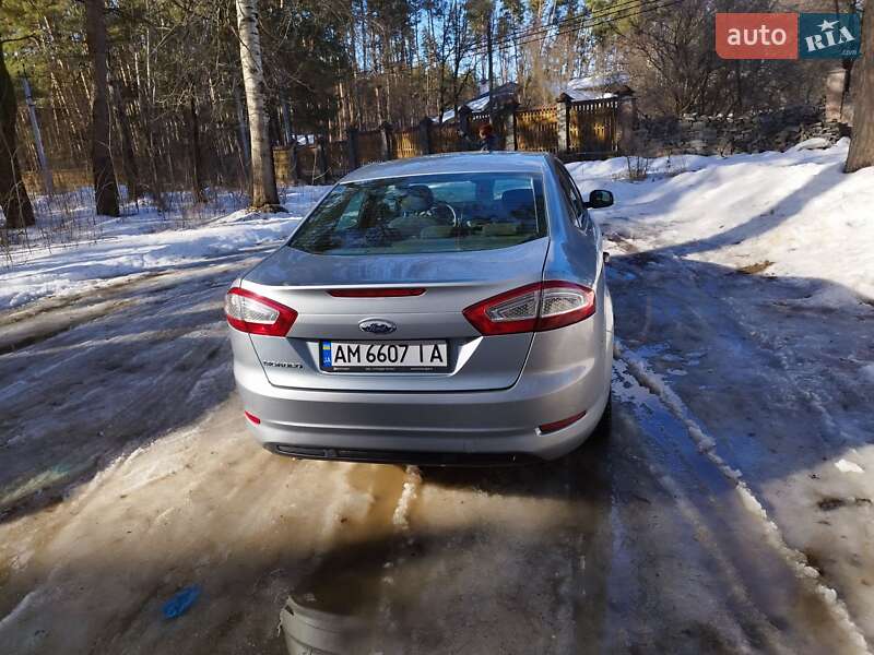Седан Ford Mondeo 2013 в Житомире
