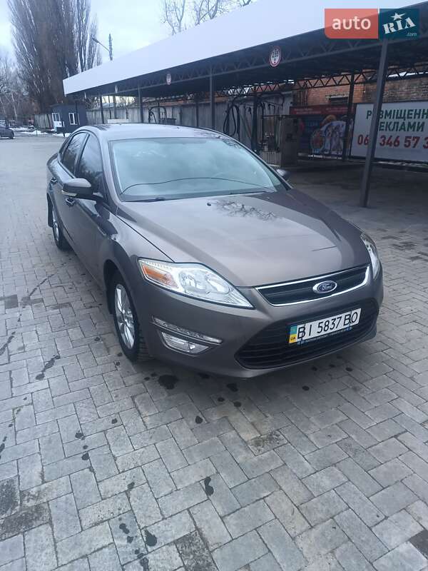 Седан Ford Mondeo 2012 в Лубнах