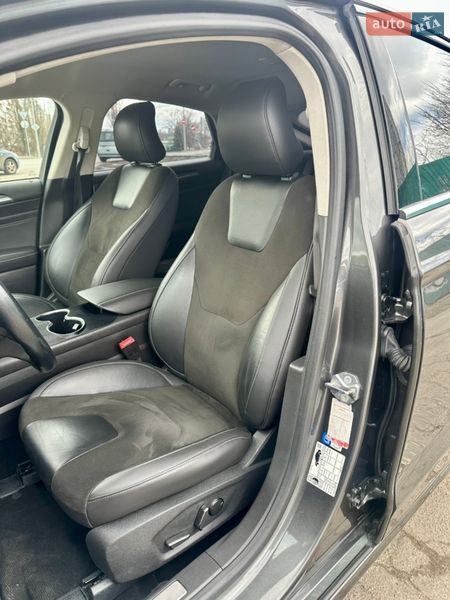 Седан Ford Mondeo 2016 в Киеве