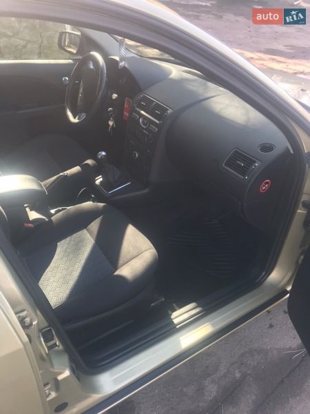 Седан Ford Mondeo 2006 в Ямполі