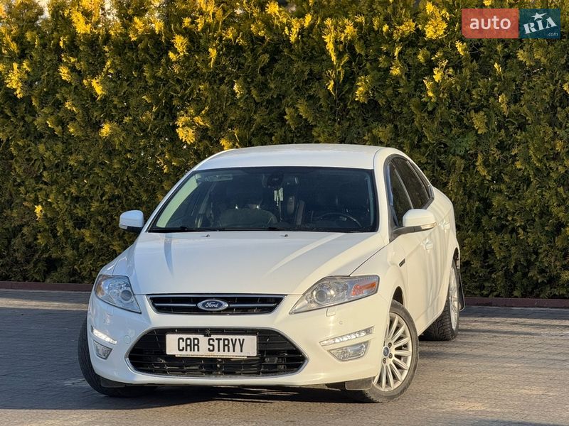Седан Ford Mondeo 2012 в Стрию