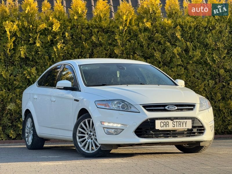 Седан Ford Mondeo 2012 в Стрию