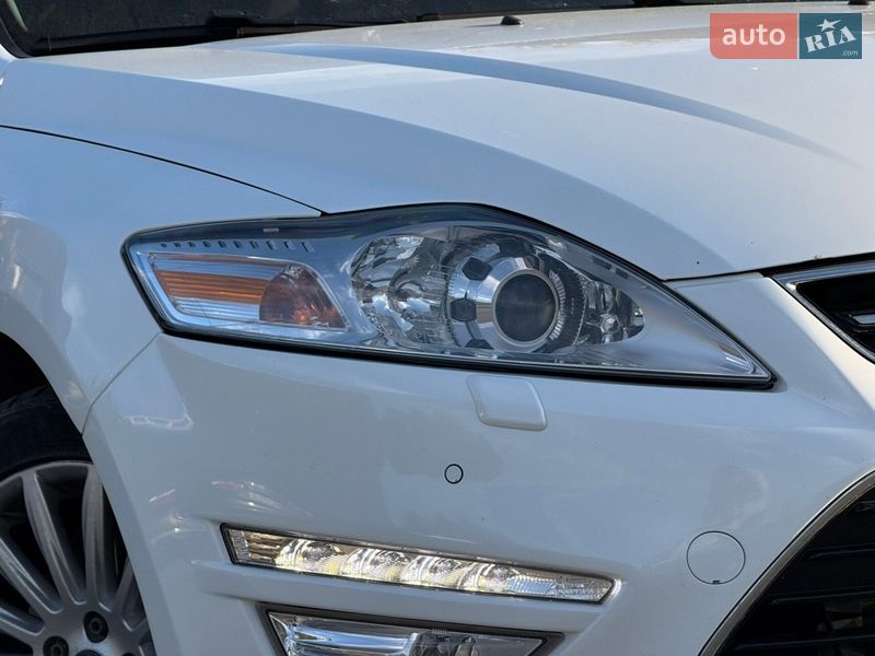 Седан Ford Mondeo 2012 в Стрию