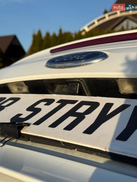 Седан Ford Mondeo 2012 в Стрию